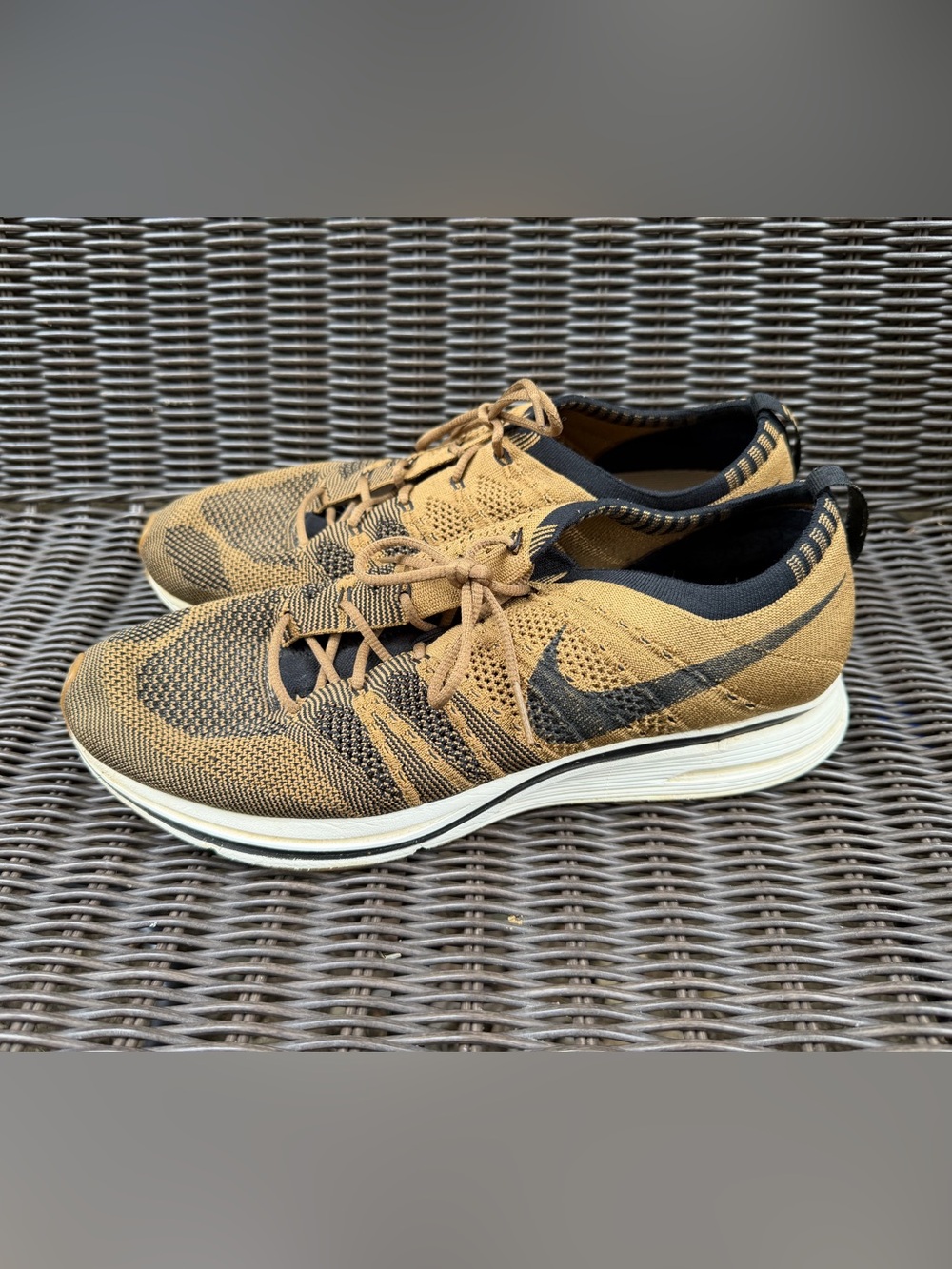 Nike Flyknit Trainer Sneakers Men’s 11 Golden Beige athletic tennis shoe